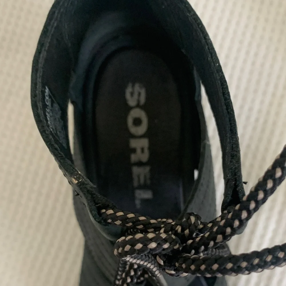Sorel Women's Black Joanie Strappy Sandals. - Picture 3 of 9